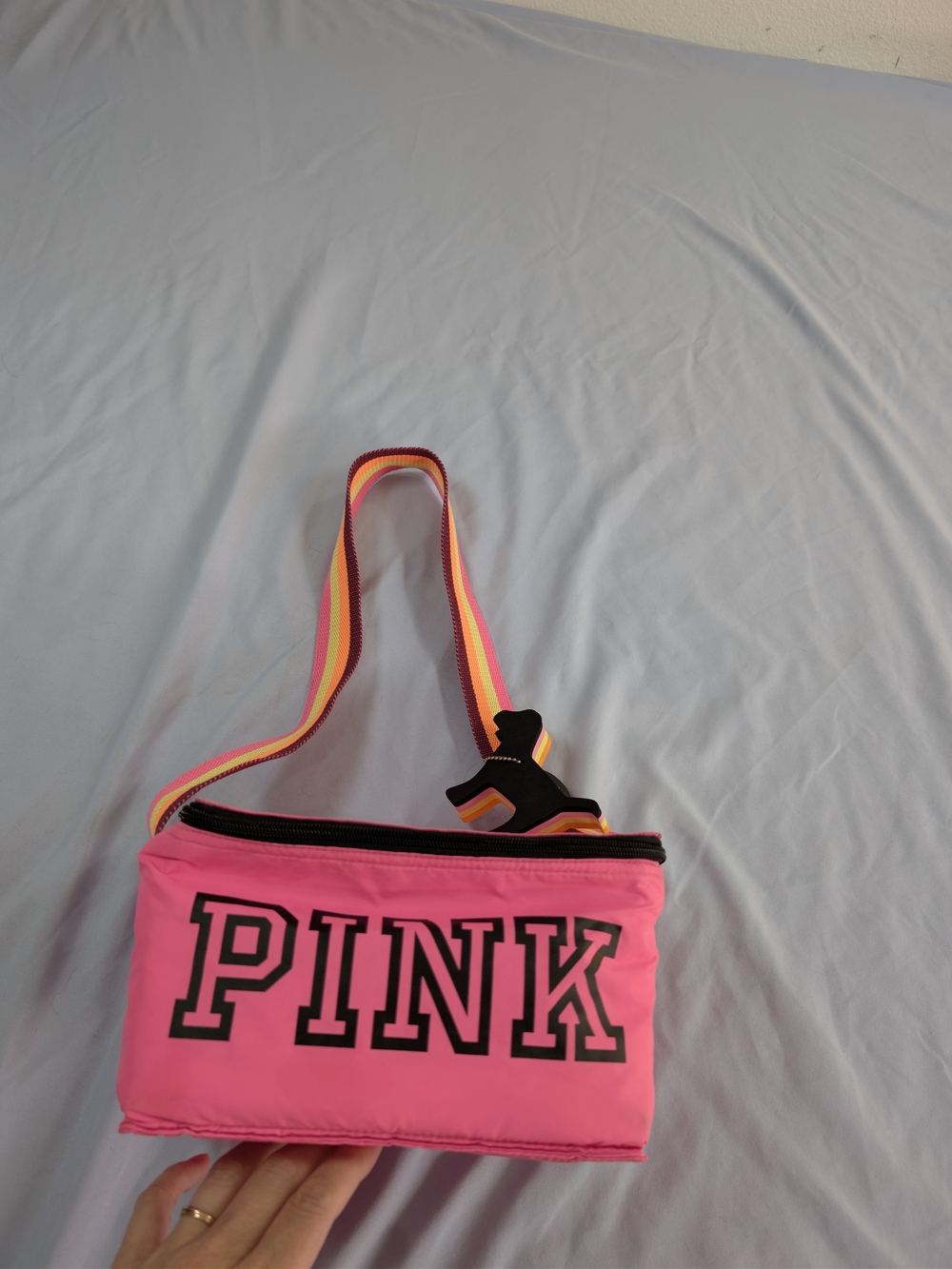 NWT Victoria’s Secret PINK Insulated Mini Cooler Bag + Dog Keychain - Picture 2 of 7